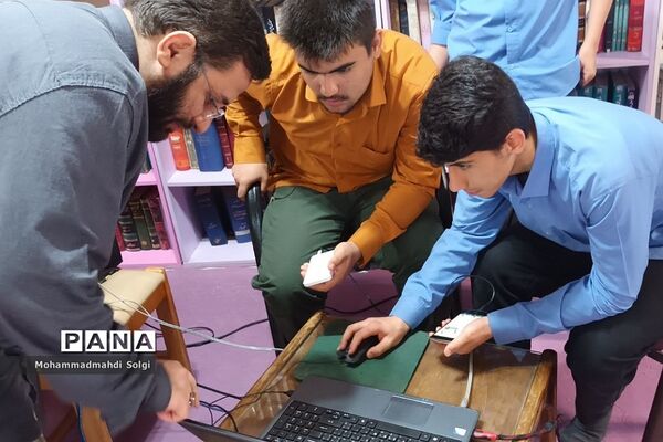تجلیل از دانش‌آموزان برتر قرآنی دبیرستان شهید کلهر شهریار