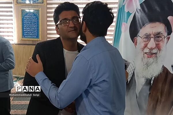 تجلیل از دانش‌آموزان برتر قرآنی دبیرستان شهید کلهر شهریار