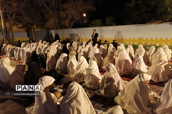 ضیافت افطاری دانش‌آموزان روزه اولی مدرسه حضرت زینب(س) شهرستان خاتم