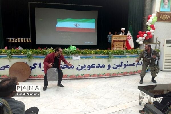 تقدیر از دانش‌آموزان برتر مدرسه شهید مجید پازوکی