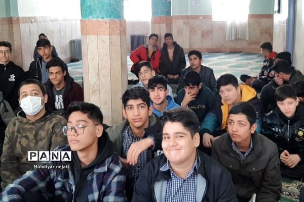 کارگاه آموزشی مهارت‌های زندگی ویژه دانش‌‌آموزان در دبیرستان دارالفنون رودهن