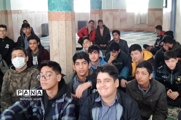 کارگاه آموزشی مهارت‌های زندگی ویژه دانش‌‌آموزان در دبیرستان دارالفنون رودهن