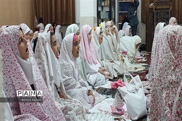 برگزاری افطاری روزه اولی‌ها در آموزشگاه شقایق‌ها صفادشت