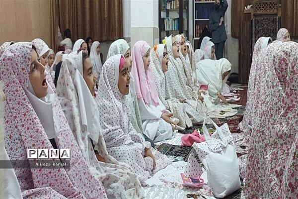 برگزاری افطاری روزه اولی‌ها در آموزشگاه شقایق‌ها صفادشت