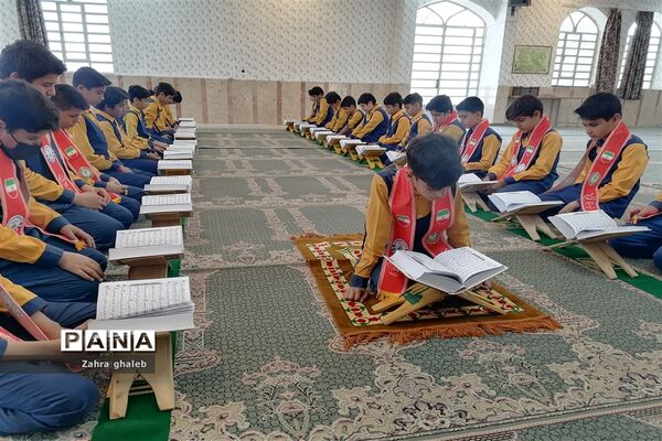 محفل انس با قرآن دانش‌آموزان مدرسه شهید دهستانی بافق