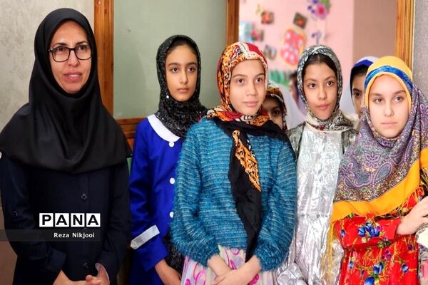 بازدید مسئولان از نمایشگاه طرح جابربن‌حیان ناحیه یک بهارستان
