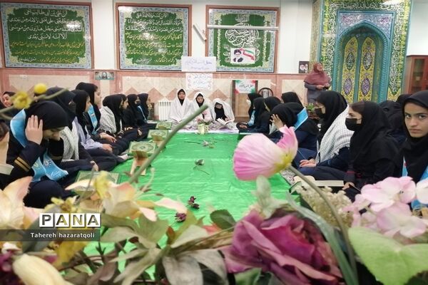 محفل انس با قرآن در دبیرستان نبوت دوره دوم صفادشت و سارا