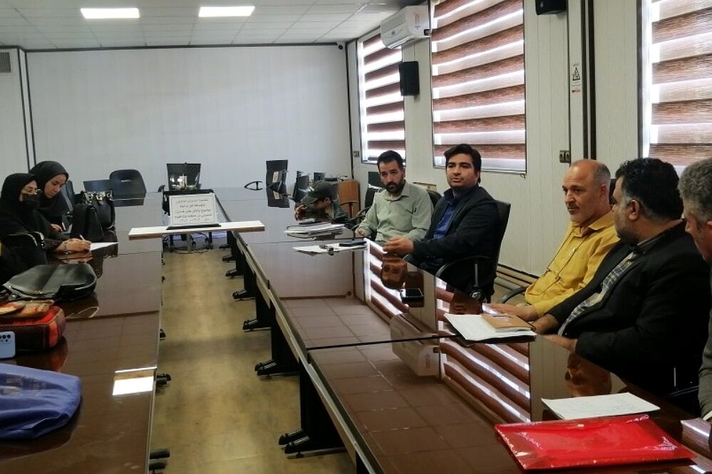 نشست هم‌اندیشی مدیران مدارس مقاطع متوسطه فشافویه
