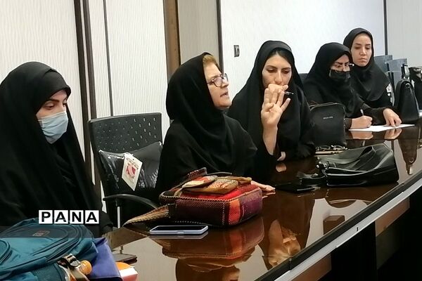 نشست هم‌اندیشی مدیران مدارس مقاطع متوسطه فشافویه