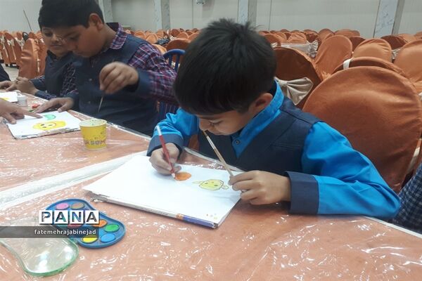 برگزاری جشنواره هنرهای تجسمی ویژه پسران ابرکوهی