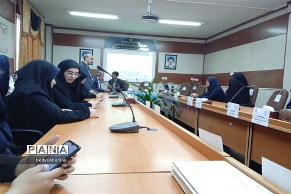 اولین نشست خبری مدیر و معاونان آموزش و پرورش خلیل‌آباد