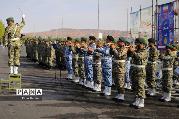 مراسم رژه روز ارتش در تبریز