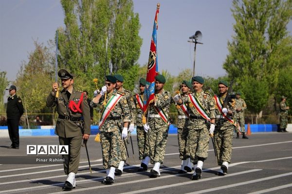 مراسم رژه روز ارتش در تبریز