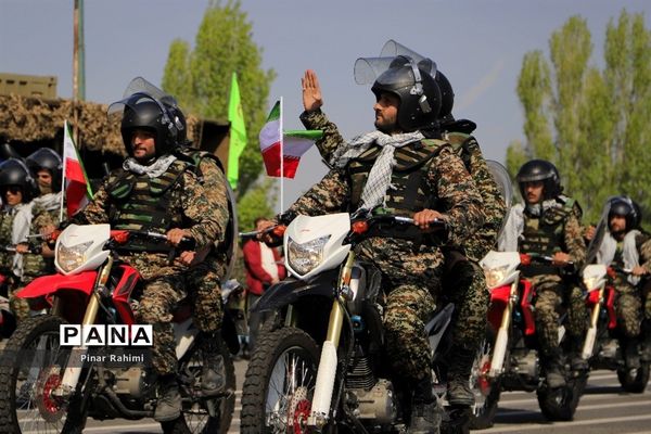 مراسم رژه روز ارتش در تبریز