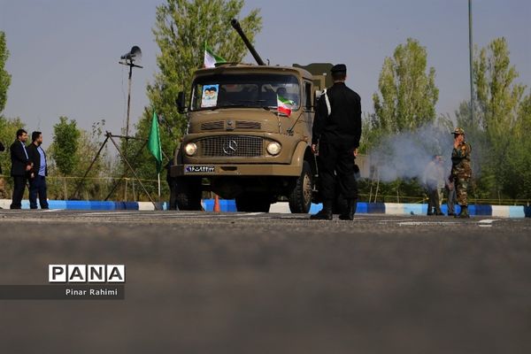 مراسم رژه روز ارتش در تبریز