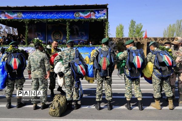مراسم رژه روز ارتش در تبریز