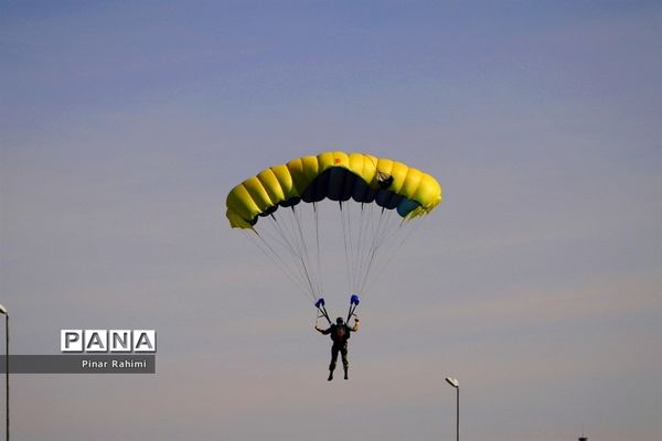 مراسم رژه روز ارتش در تبریز