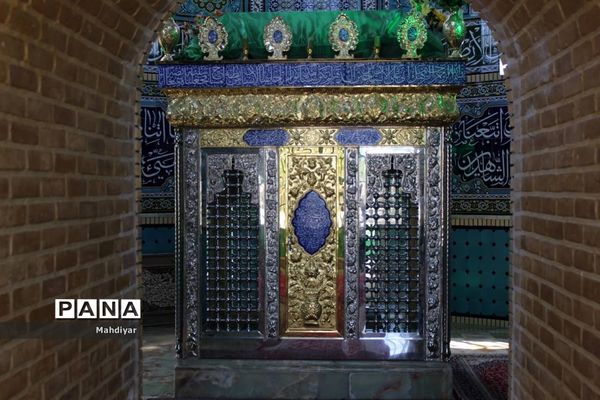 محفل انس با قرآن در امام‌زاده علی(ع) روستای جعفرآباد بخش جوادآباد