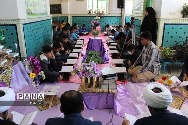 محفل انس با قرآن در امام‌زاده علی(ع) روستای جعفرآباد بخش جوادآباد