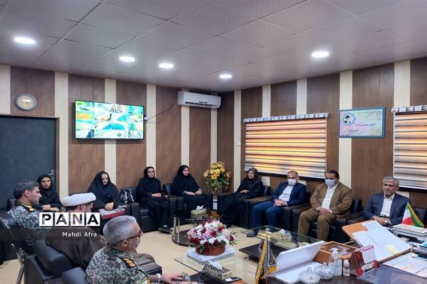 دیدار مسئولین آموزش و پرورش با فرمانده پدافند هوایی بهبهان بمناسبت روز ارتش