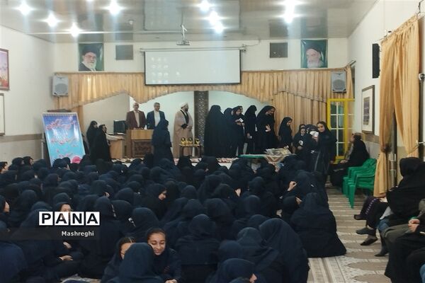 جشن ستارگان و سفره ضیافت افطاری در دبیرستان شاهد مس‌فروش کاشان