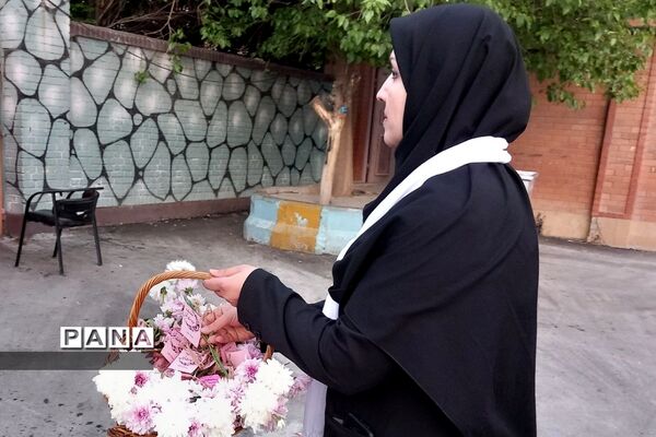 ضیافت افطاری روزه اولی‌ها همراه با جشن عبادت در بهارستان دو