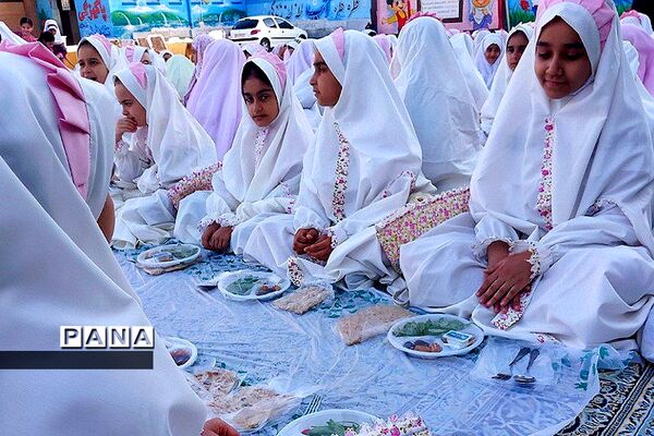 ضیافت افطاری روزه اولی‌ها همراه با جشن عبادت در بهارستان دو