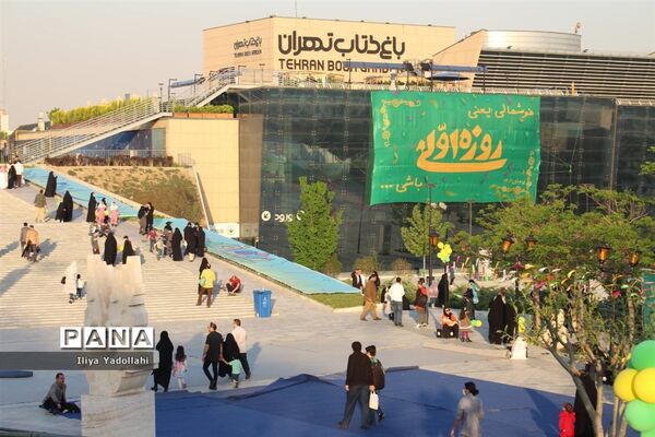 نخستین اجتماع 30 هزار نفری  روزه اولی‌ها