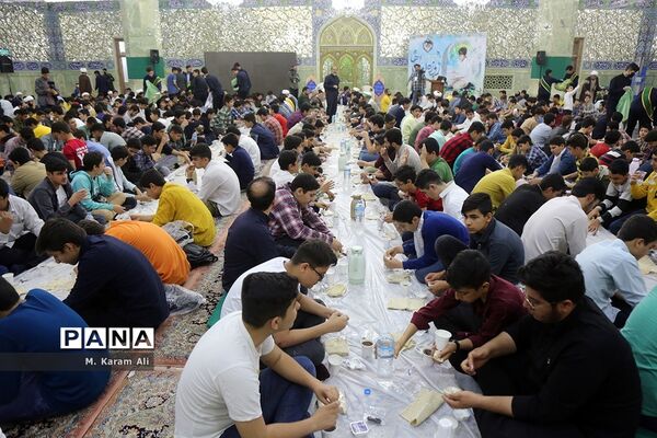 جشن پسران روزه‌اولی در حرم حضرت معصومه(س)