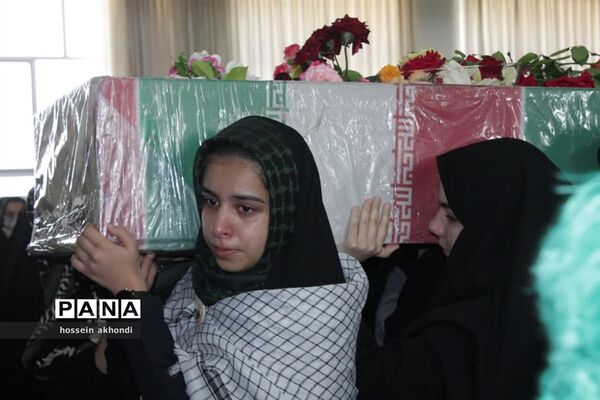 میزبانی باشکوه مدارس شهرستان میبد از شهید گمنام