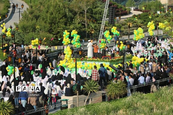 حضور فعال دانش‌آموزان و فرهنگیان منطقه ۱۳ در جشن روزه اولی‌های شهر تهران