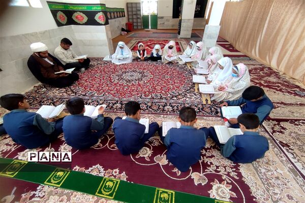 محفل انس با قرآن دبستان لقمان حکیم شهرستان خاتم