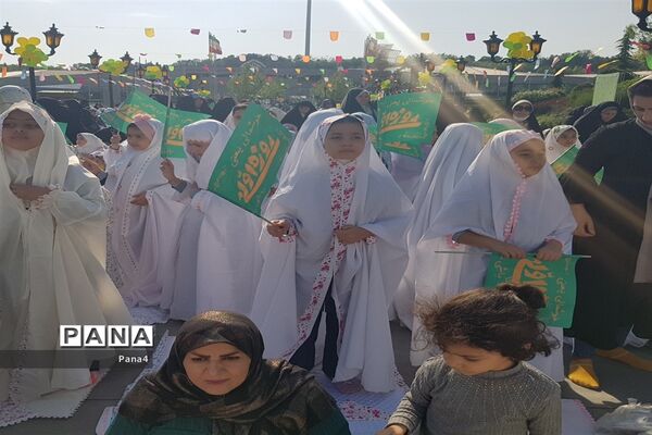حضور پرشور دانش‌آموزان دختر منطقه 4 در جشن بزرگ روزه اولی‌ها