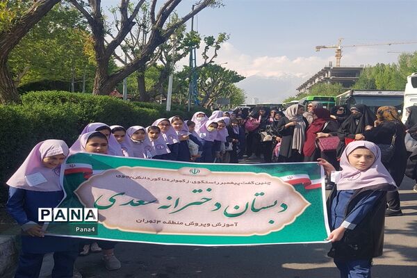 حضور پرشور دانش‌آموزان دختر منطقه 4 در جشن بزرگ روزه اولی‌ها