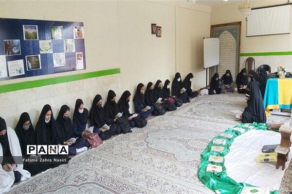 ویژه برنامه‌های دلنشین و پرمحتوا ویژه ماه مبارک رمضان در دبیرستان شرافت ساوجبلاغ