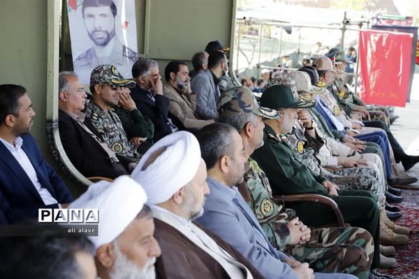 مراسم سان و رژه خودرویی نیروهای مسلح به‌مناسبت روز ارتش در بیرجند