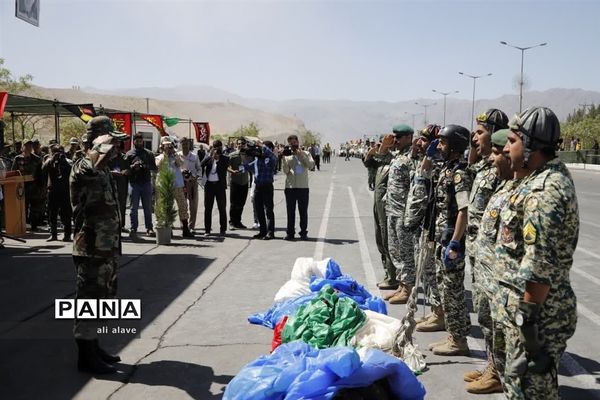 مراسم سان و رژه خودرویی نیروهای مسلح به‌مناسبت روز ارتش در بیرجند