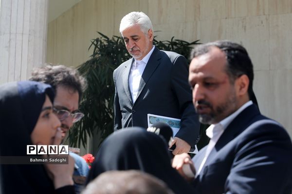 حاشیه جلسه هیات دولت -30 فروردین