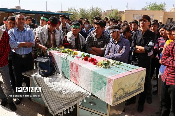 میزبانی دبیرستان شاهد حضرت ولی‌عصر(عج) میبد از شهید گمنام دوران دفاع مقدس