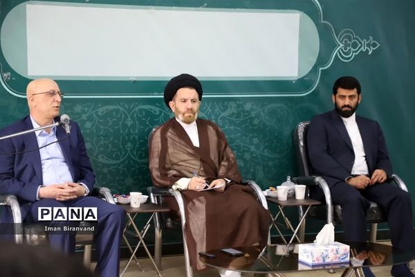 دیدار وزیر علوم، تحقیقات و فناوری با نماینده ولی فقیه در استان