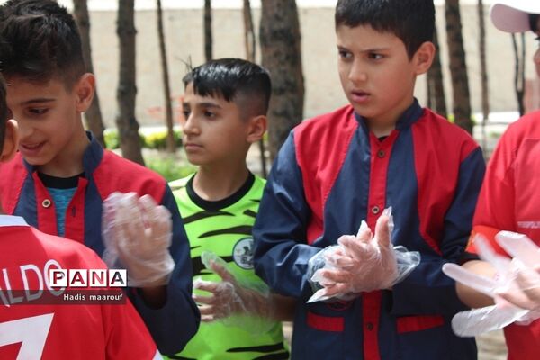 پاک‌سازی محیط زیست به‌مناسبت گرامیداشت هفته زمین پاک در بهارستان 2