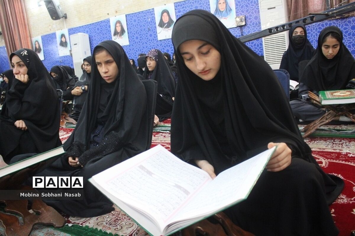 کسب رتبه اول رشته‌-دانش‌آموز در مسابقات قرآن توسط قم