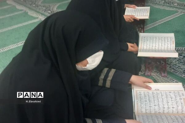ضیافت افطار دانش‌آموزی در منطقه ۱۵