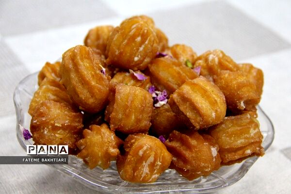 مراسم افطاری در دبیرستان حضرت زینب(س) ناحیه یک شهرری