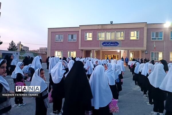 ضیافت افطاری در دبستان دخترانه ریحانه‌النبی فشافویه