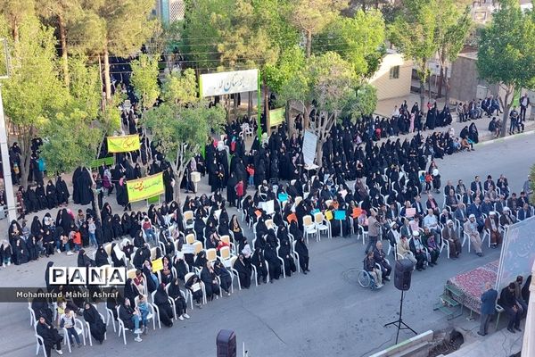 برگزاری اجتماع‌ خانوادگی‌ مدافعان‌ حریم‌ خانواده و حجاب در نایین