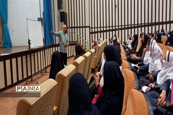 برگزاری همایش رهبران جوان سازمان دانش‌آموزی ناحیه ۳ کرج