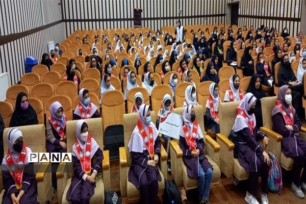 برگزاری همایش رهبران جوان سازمان دانش‌آموزی ناحیه ۳ کرج