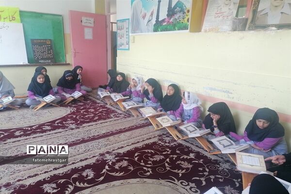 محفل انس با قرآن در مدارس ابرکوه