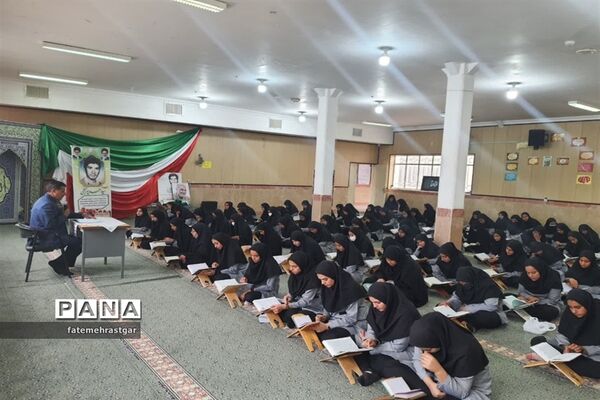 محفل انس با قرآن در مدارس ابرکوه